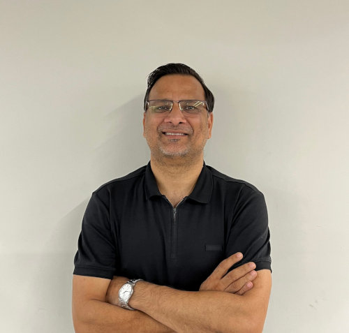 A portrait picture of Dr Gautam Aggarwal